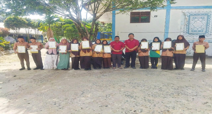 MTsN Tapanuli Utara Laksanakan Distribusi Ijazah untuk Siswa Lulusan Tahun Ajaran 2024/2025