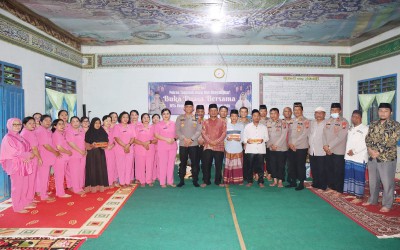 Buka Puasa Bersama MTsN Tapanuli Utara dengan Polres Tapanuli Utara